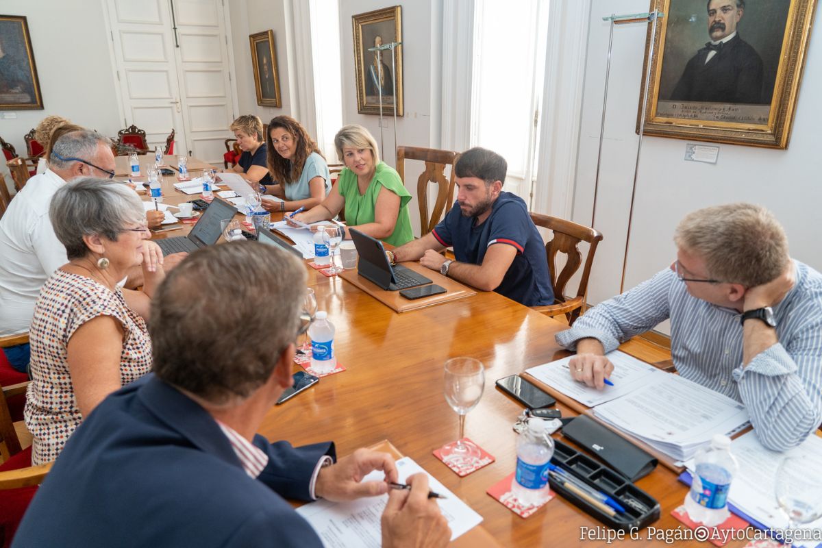 La alcaldesa Noelia Arroyo ha presidido la Junta de Gobierno municipal celebra este jueves 10 de agosto