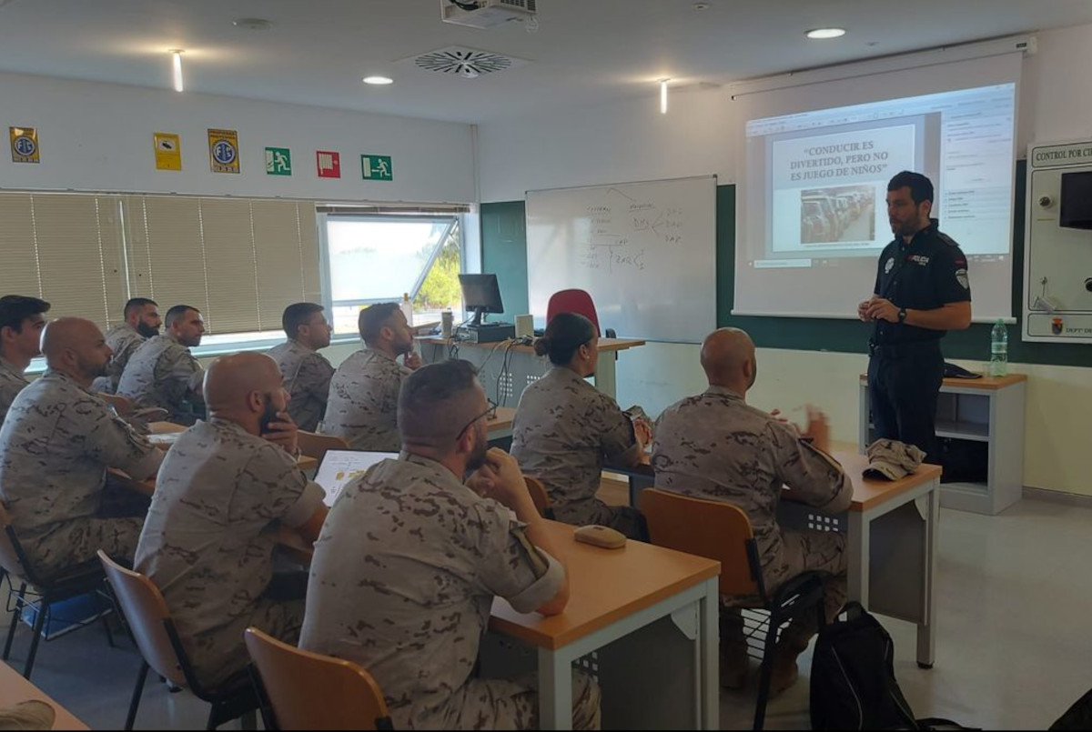 Curso en la ESPAC dirigido a la Policía Naval