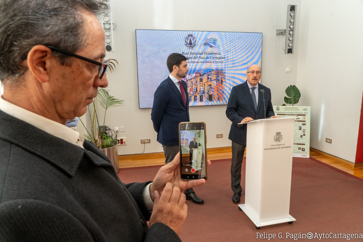 Presentacin de la programacin cultural de la Real Sociedad Econmica de Amigos del Pas.