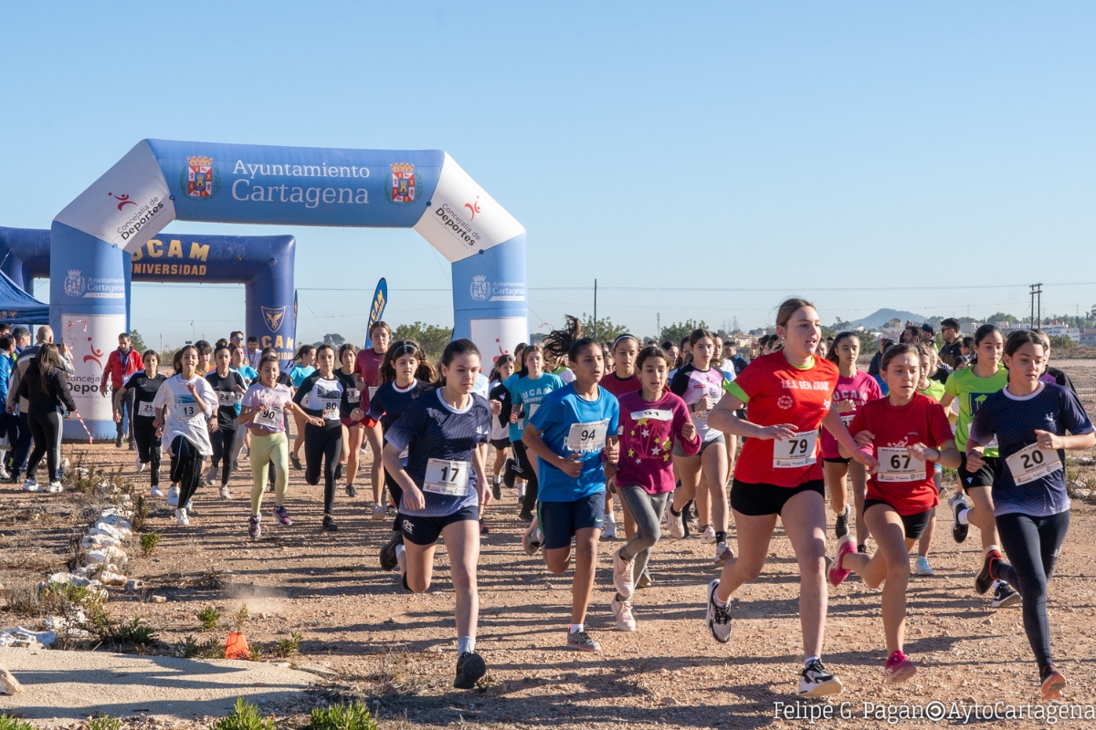 Carrera Cross Escolar de Cartagena 2023 en el circuito de running del campus universitario UCAM de Los Dolores.