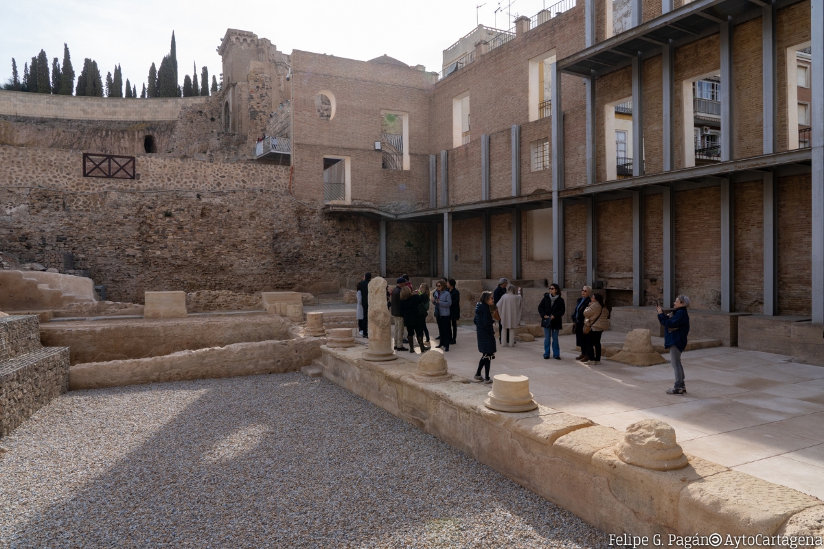 Mural y prtico del Museo Teatro Romano de Cartagena.