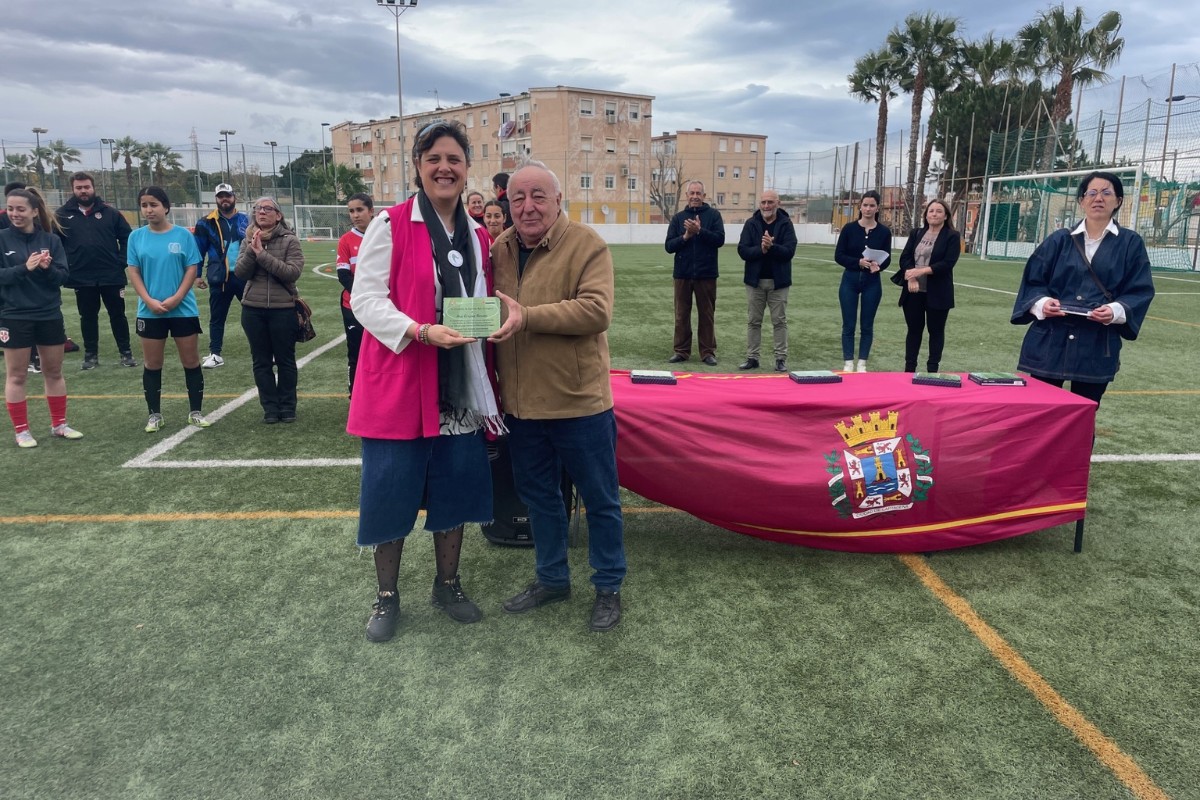 Celebración del Día de la Mujer en la Liga de Fútbol Base