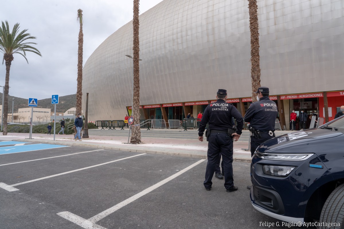 Avenida del Cantn, junto al Palacio de Deportes