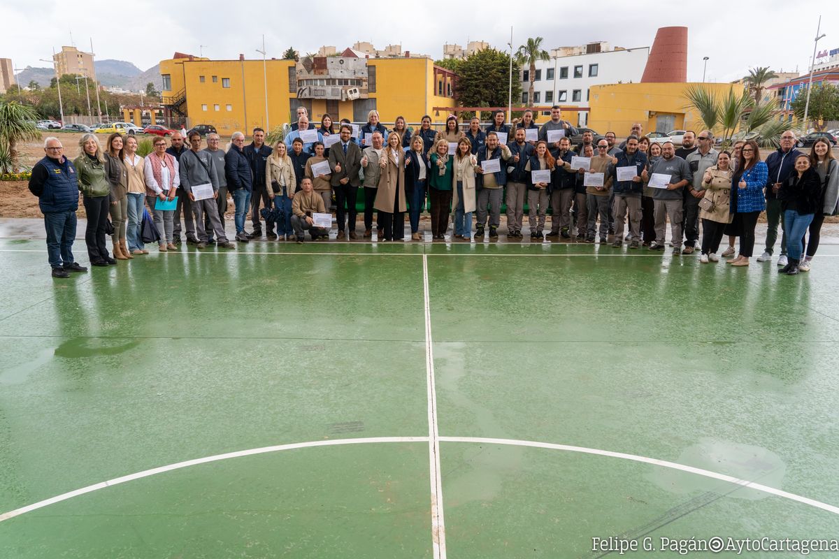 Entrega de diplomas a los alumnos de los cursos ADLE Impulsa