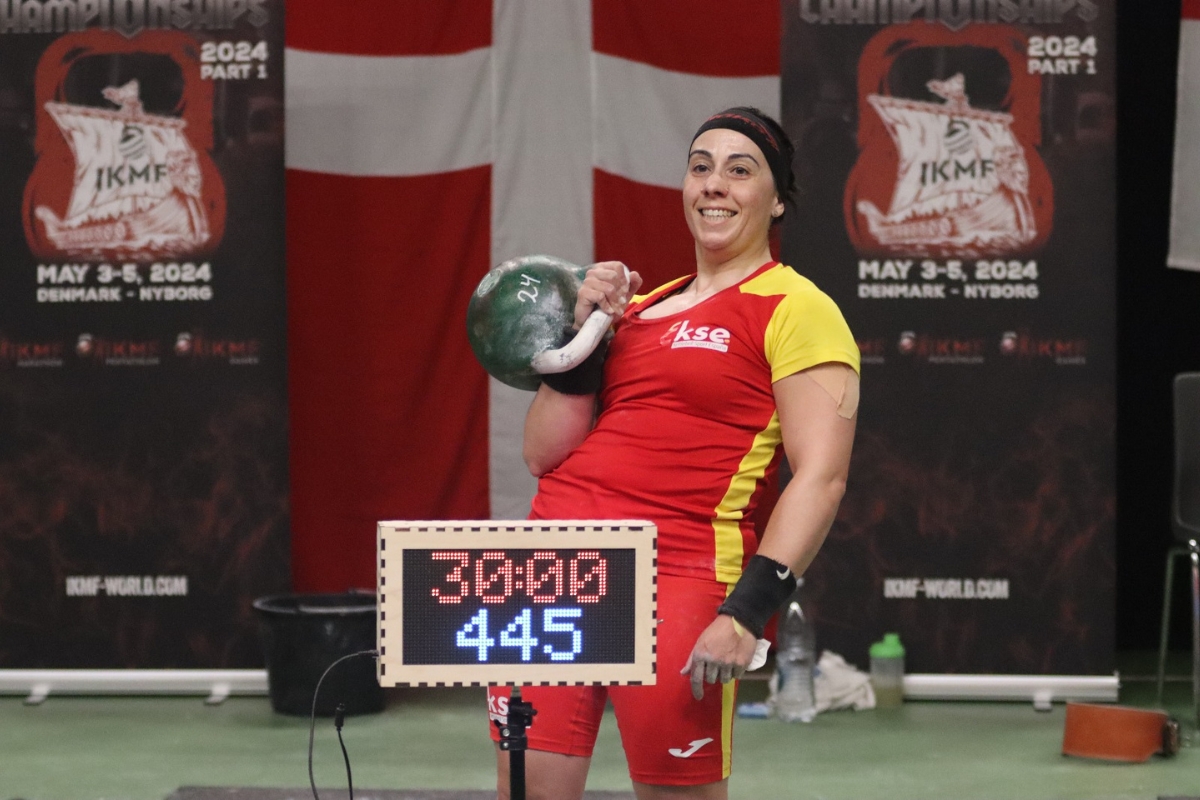 La cartagenera Esther Mora se proclama campeona del mundo de pesa rusa