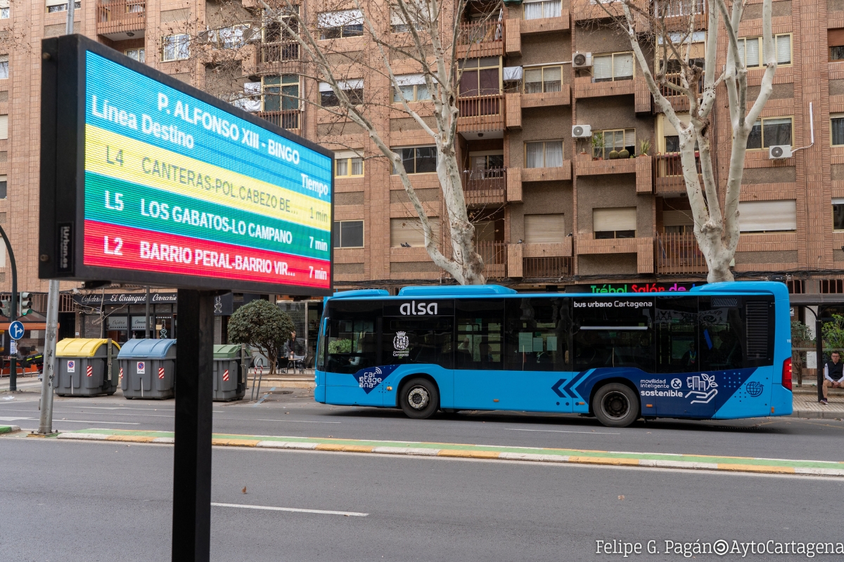 Autobuses urbanos de Cartagena. Parada de bus, Alsa.