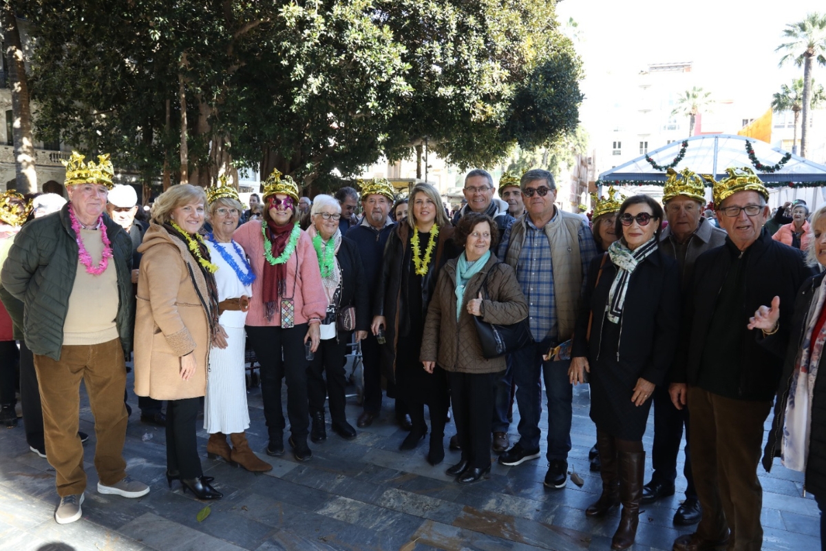 Ms de 300 mayores celebran el Fin de Ao en Cartagena 
