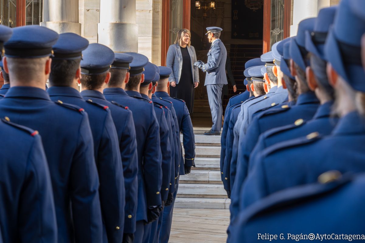 Visita de los alumnos cadetes de la AGA al Palacio Consistorial