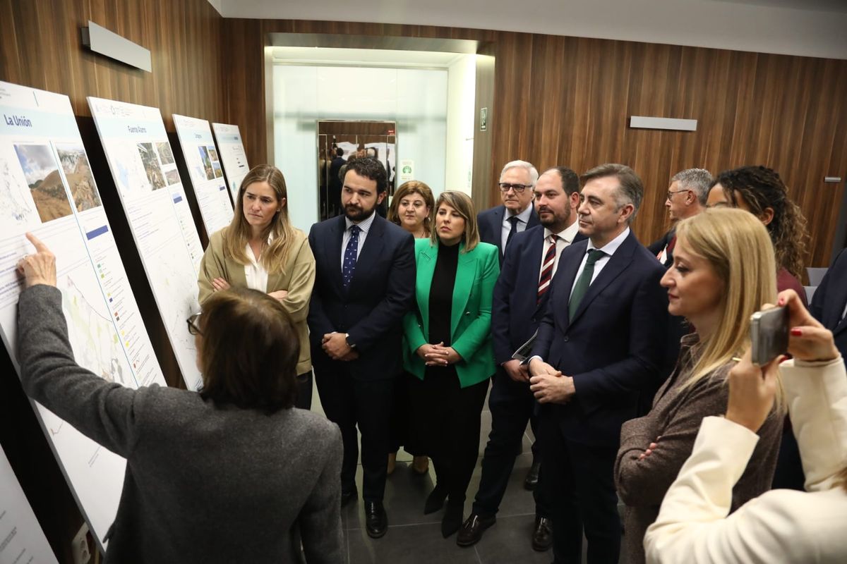 La alcaldesa, Noelia Arroyo, en la reunión con la ministra de Transición Ecológica