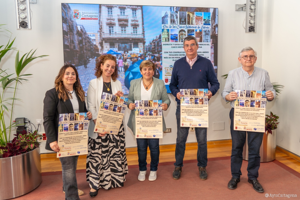 Las tiendas del casco histrico de Cartagena reparten regalos por comprar del 21 al 25 de abril