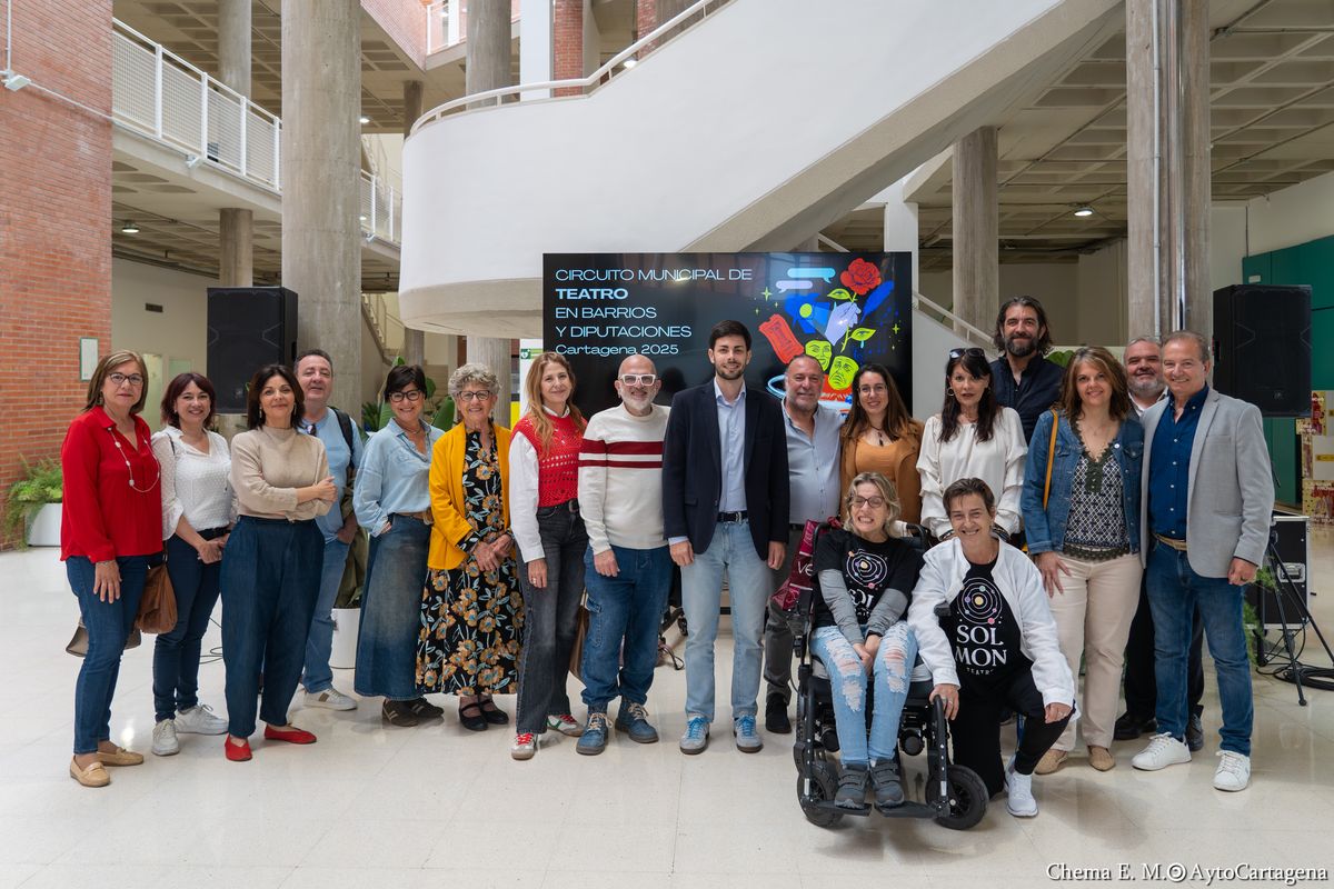 Presentacin del VIII Circuito Municipal de Teatro en Barrios y Diputaciones