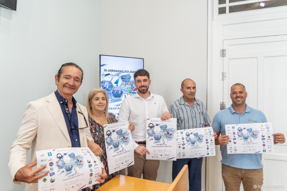 El Mar Menor acoge regatas adaptadas a personas con esclerosis múltiple durante los dos próximos fines de semana