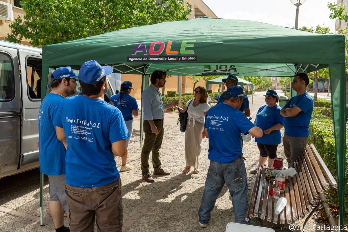 Desarrollo del programa de la ADLE 'Juntos es M�s' en el pol�gono de Santa Ana