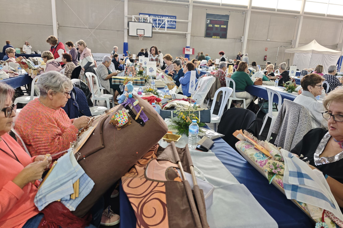 Alumbres reúne a 200 bolilleras en el XXI Encuentro de Bolillo