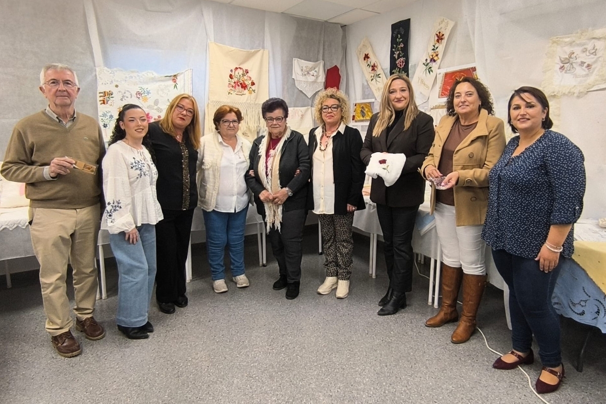 Miranda homenajea a Anita 'la bordadora'