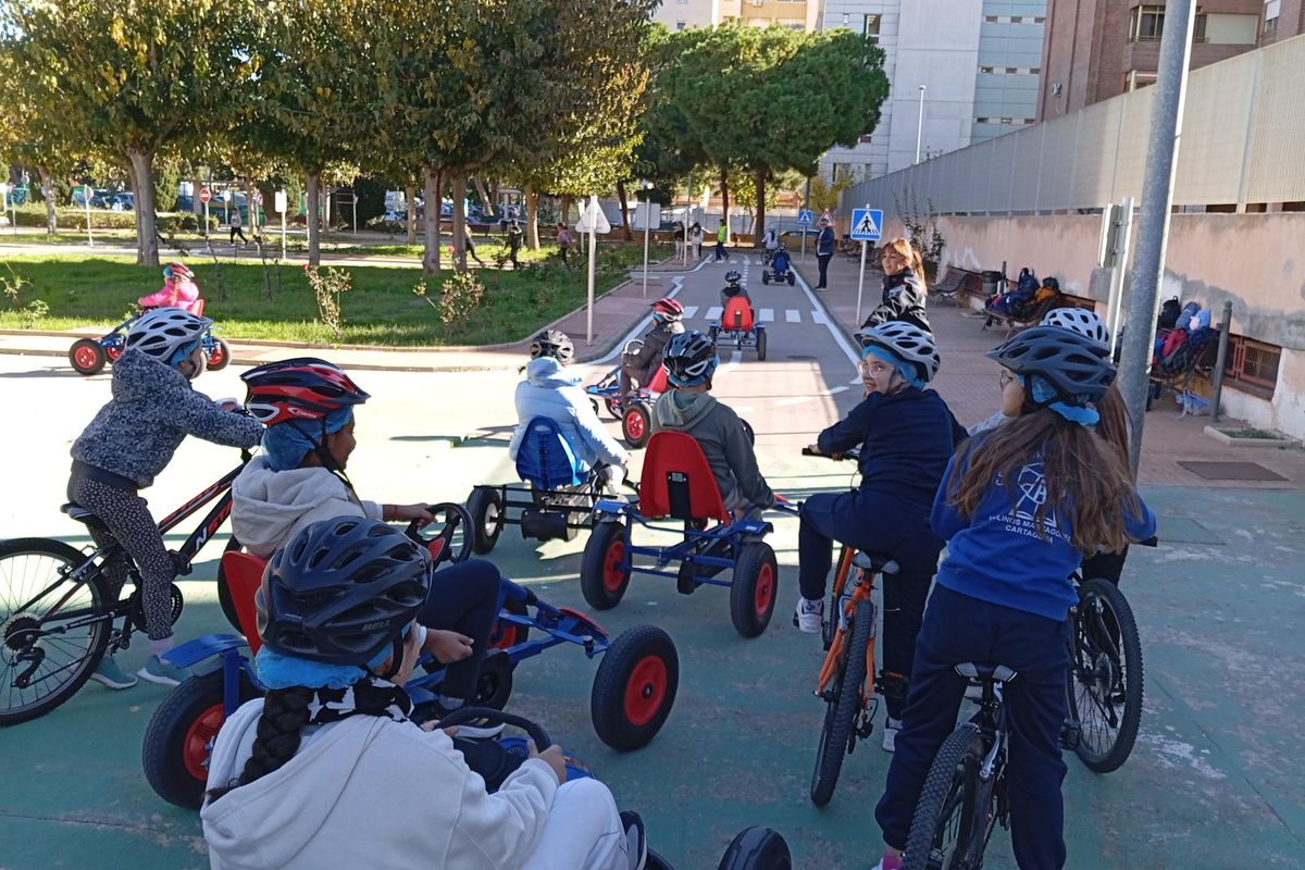 Alumnos de 5º de primaria de los Colegios Azorín y San Félix visitan el Parque de Educación Vial de Cartagena