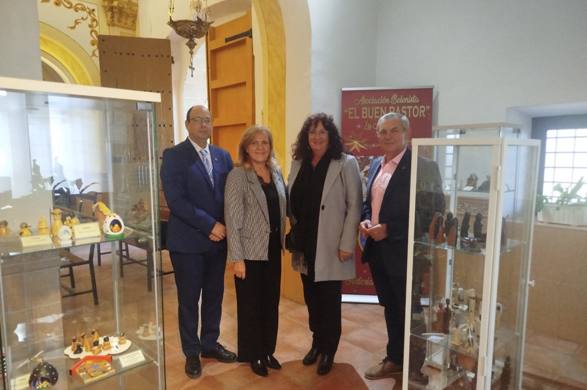 La Aparecida pone en valor la tradición belenista local con una exposición de 'Belenes del Mundo'