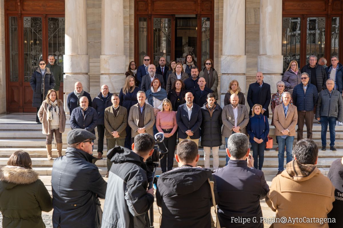 Minuto de silencio hoy lunes en Cartagena por las v�ctimas del accidente ferroviario