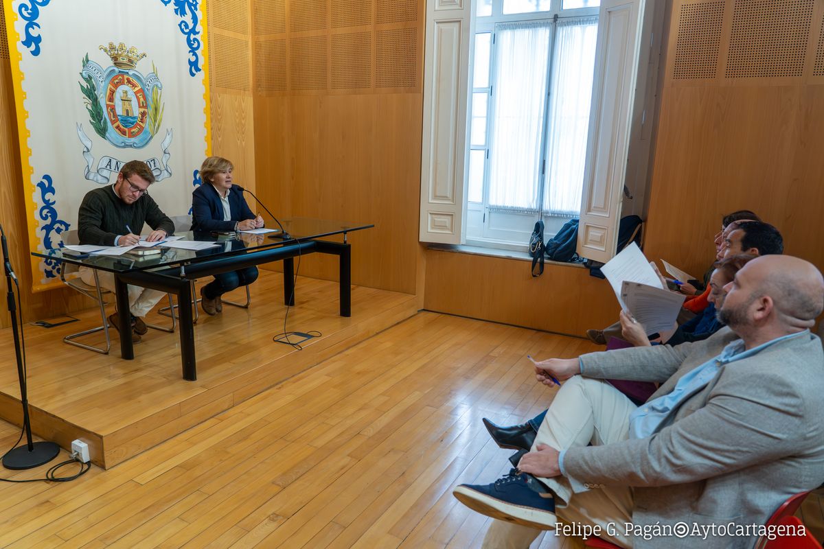 Reuni�n del Consejo Municipal de Comercio