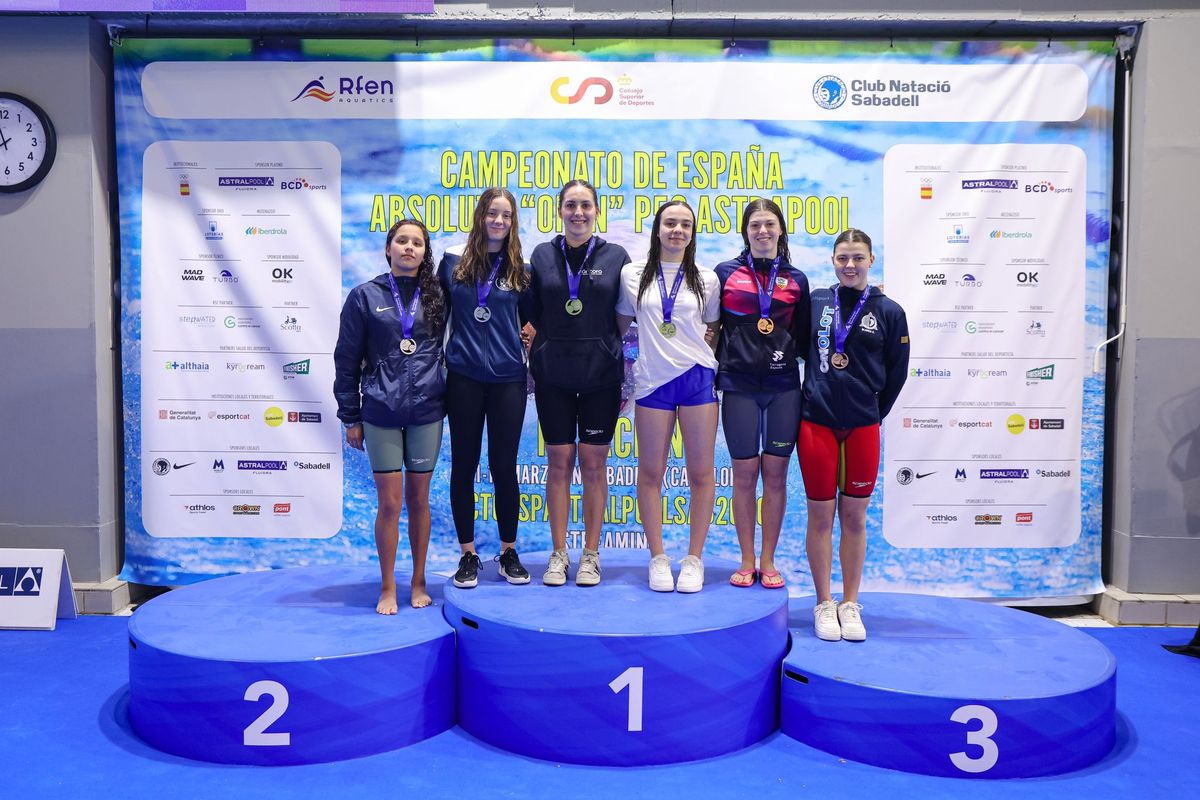 Alba Rubio, del Club Nataci�n Marina Cartagena �ncora, se convierte en triple campeona de Espa�a Junior