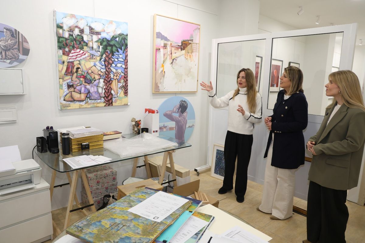 La alcaldesa visita la Galería Bisel, proyecto respaldado por la ADLE