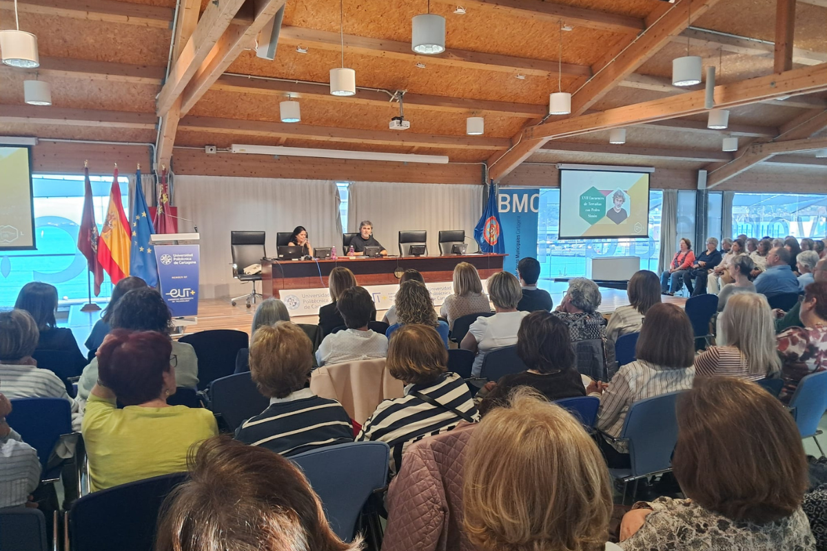 Encuentro Pedro Sim�n con lectores de Cartagena