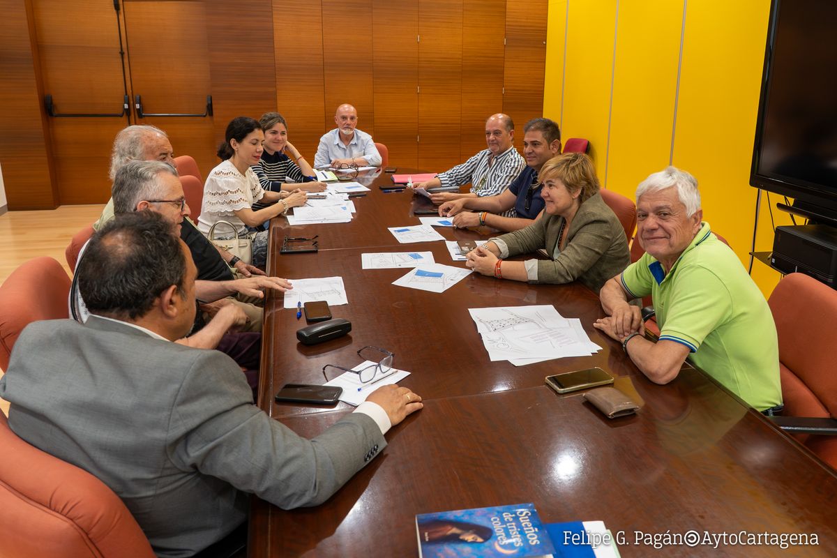 Reunión del ayuntamiento con el sector de venta ambulante
