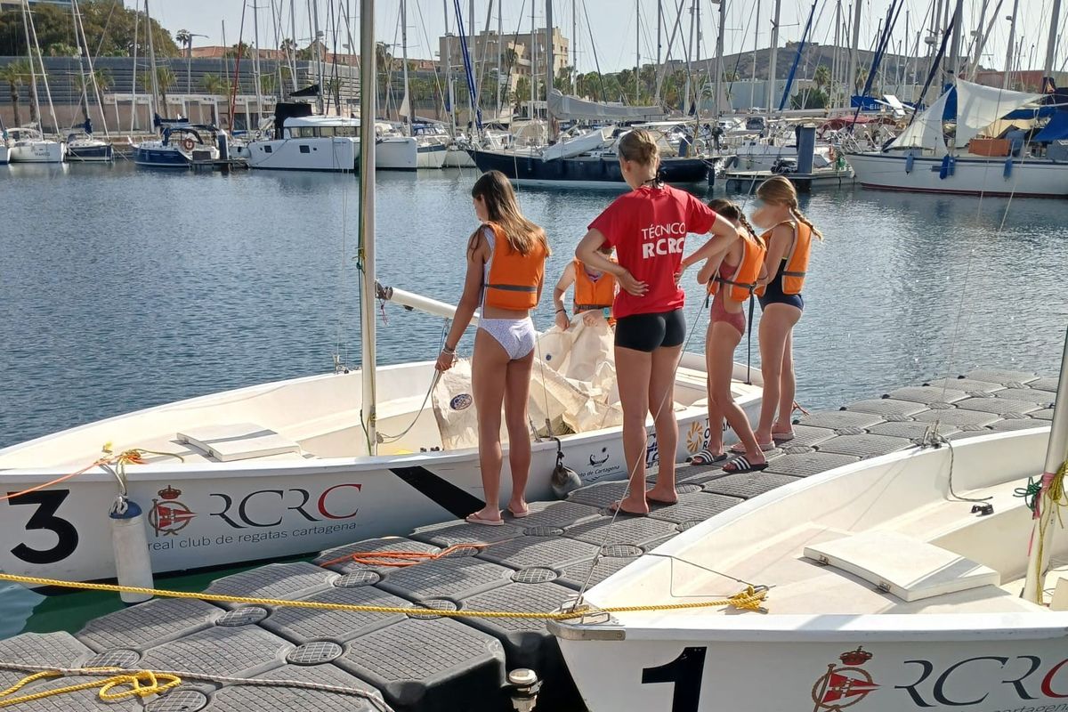 Un centenar de niños y niñas disfrutan ya de las actividades de verano en Cartagena