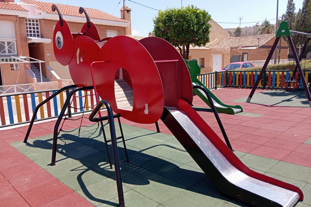 Barrios y diputaciones de Cartagena estrenan mejoras en parques con nuevos juegos infantiles y áreas de calistenia. Julio, 2026.
