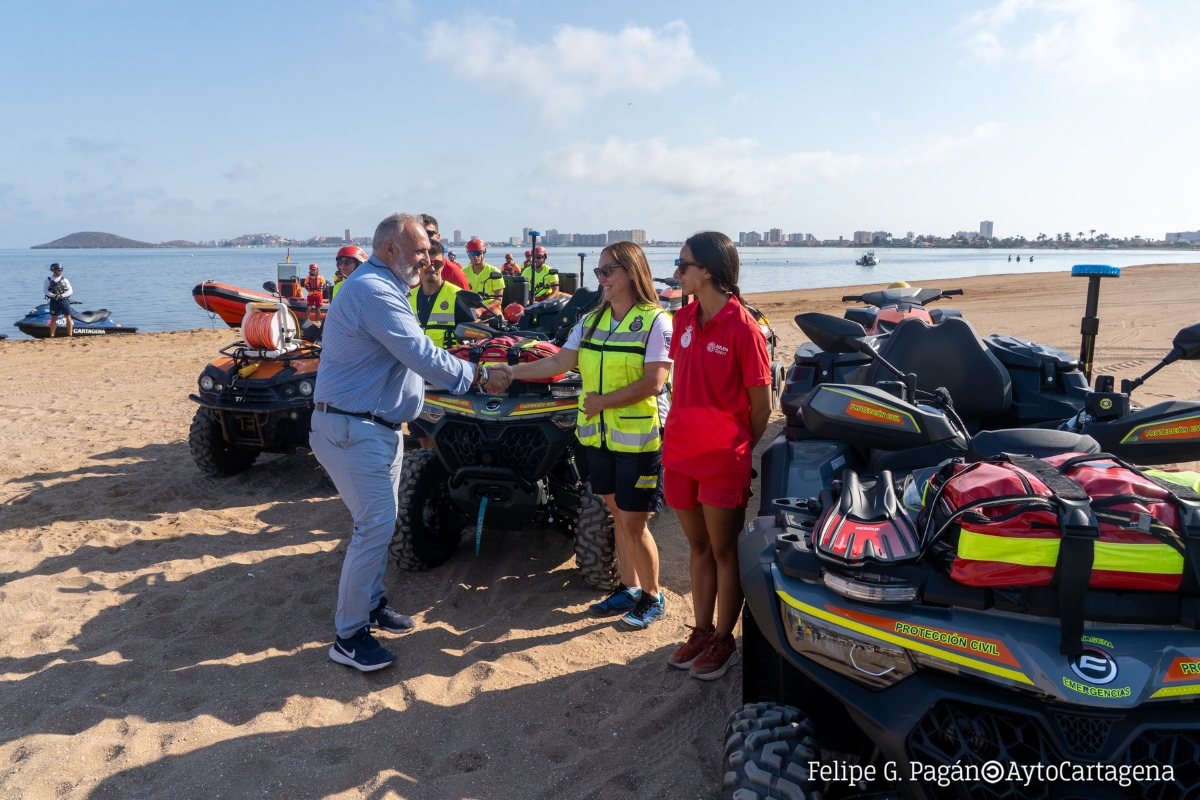 Policía Local, Protección Civil. Playas de Cartagena. Unidad Acuática. Imágenes de Playa Honda, julio 2026.