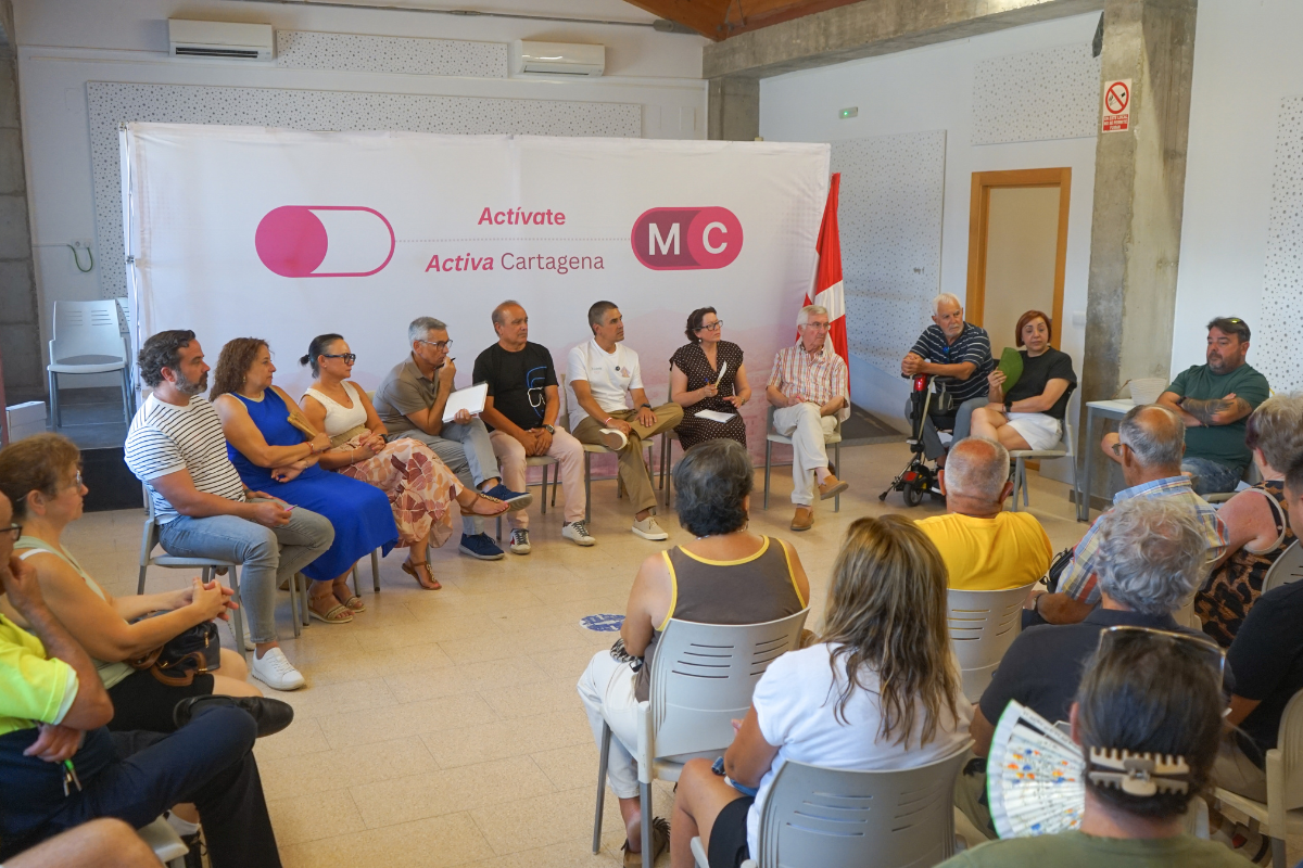 MC refuerza su compromiso con el litoral oeste en un encuentro participativo con los vecinos de la zona