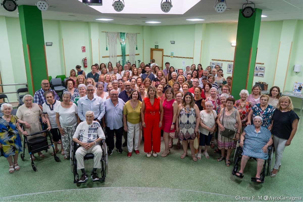 Los abuelos de Cartagena cuentan con m�s recursos y actividades municipales para vivir con autonom�a y combatir la soledad