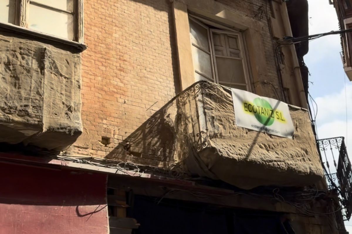 El PSOE denuncia que el PP pone en riesgo a los ciudadanos al no derribar el edificio de la calle Honda por su incapacidad