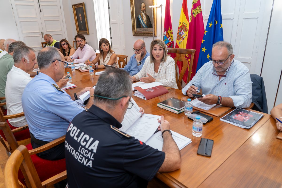 Cartagena prepara sus servicios municipales ante el aviso naranja por lluvias y tormentas