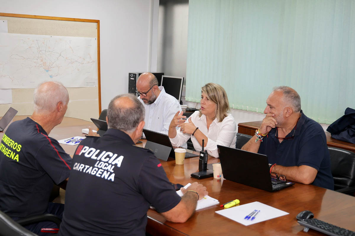  La alcaldesa coordina el dispositivo de seguridad ante el aviso naranja por lluvia y tormenta en Cartagena