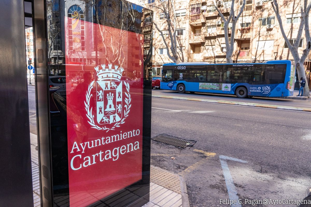 Imagen de un autobus urbano en Cartagena