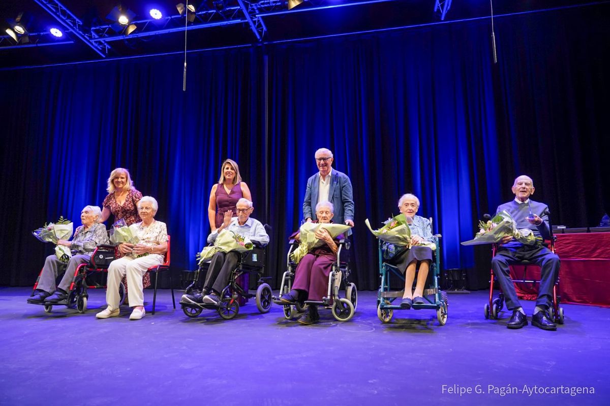 Gala de Mayores 2026 en el Centro Cultural Ramón Alonso Luzzy