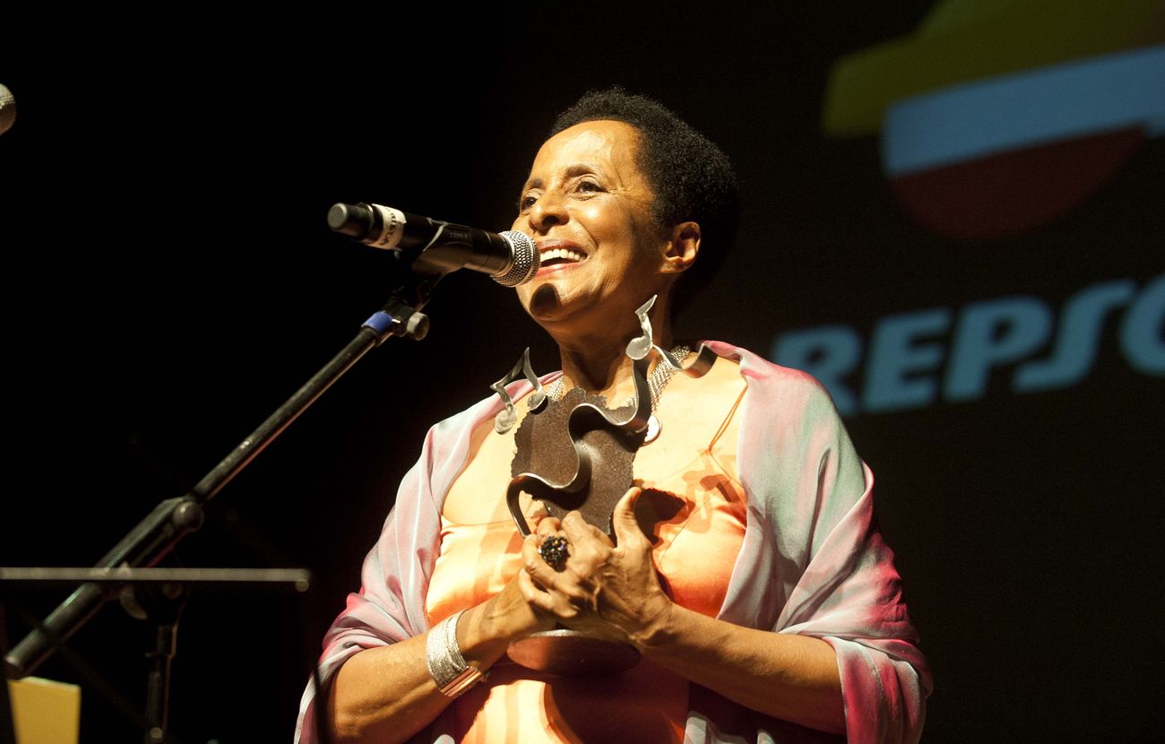 Susana Baca recibiendo el Premio La Mar de Msicas en 2013