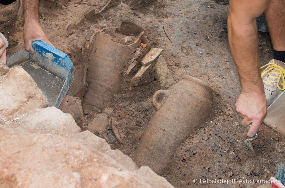 Visita a las excavaciones de la Plaza de la Merced