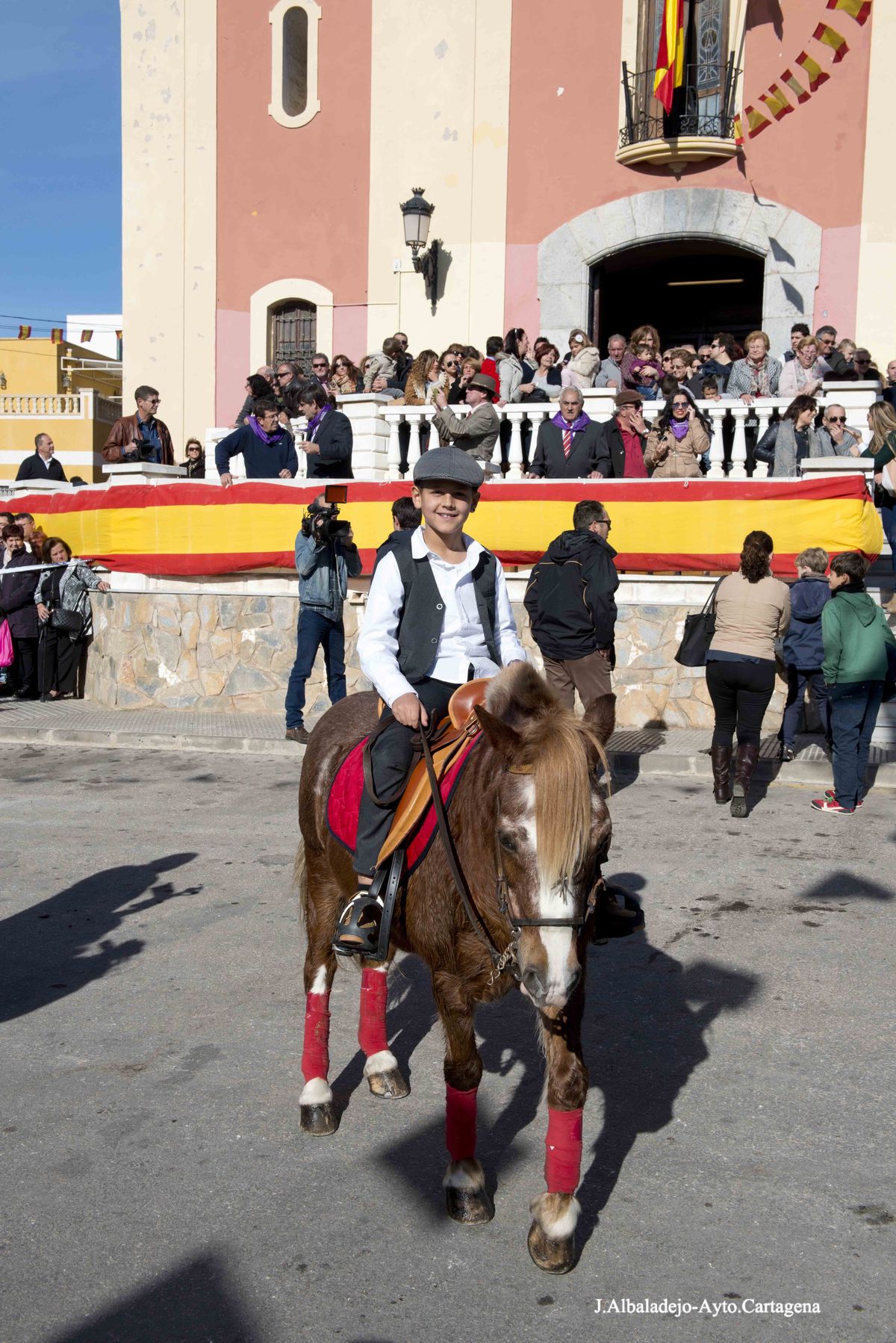 Misa, bendición de animales y baile del Vermú en San Antón
