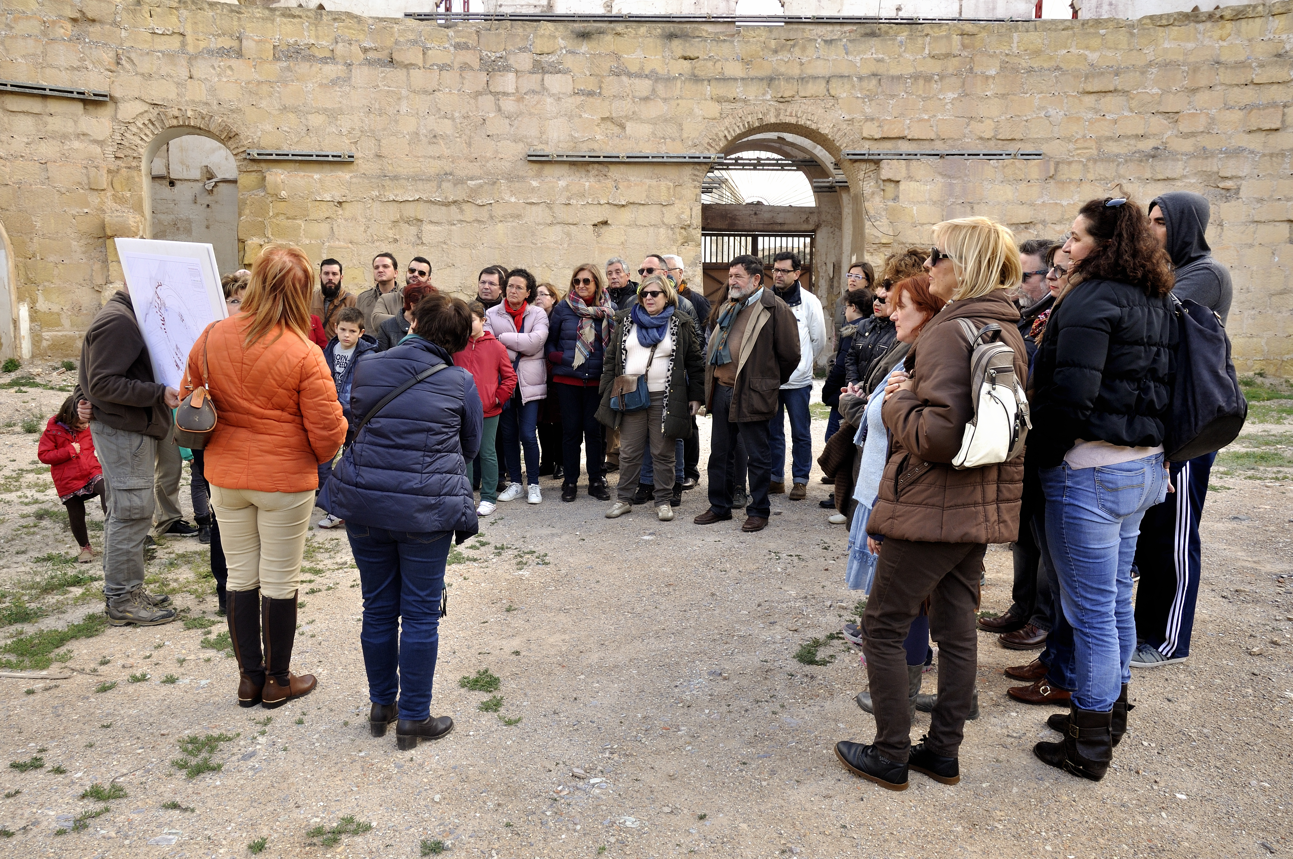 Visita al Anfiteatro Romano por los socios de MUSAEDOMUS