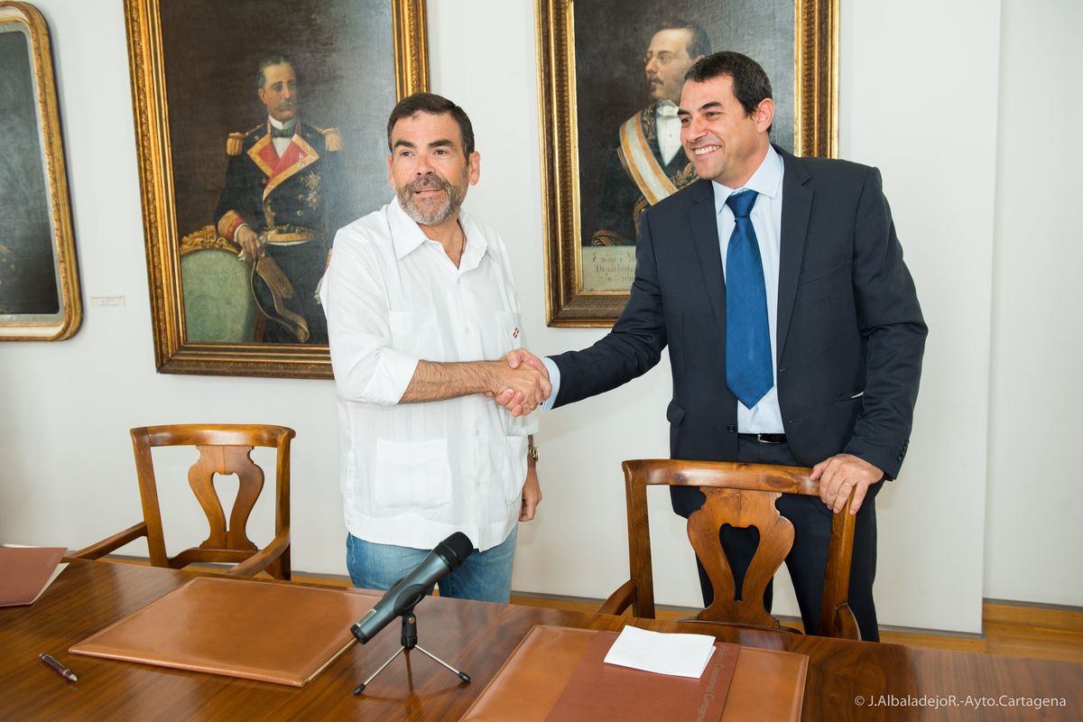 Firma del convenio entre Leroy Merln y Ayuntamiento de Cartagena