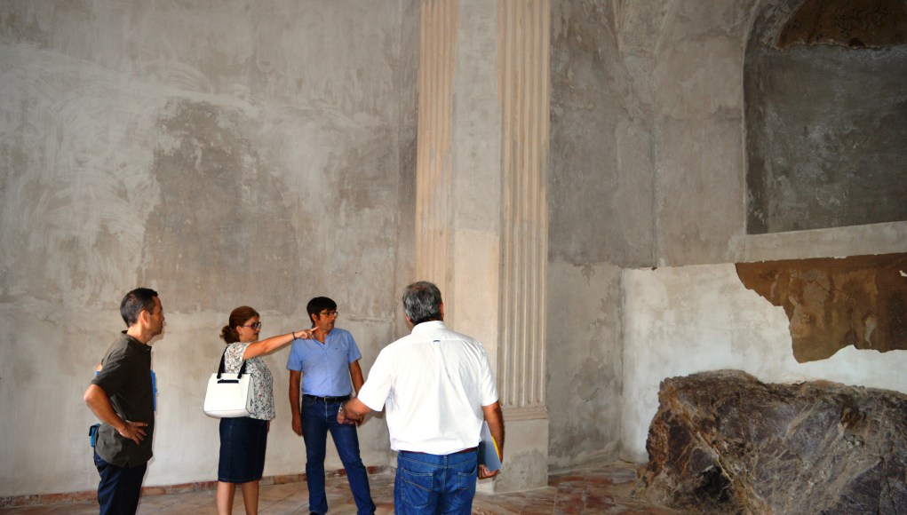 Visita de Manolo Nicolás y Carmen Berrocal a comprobar el estado de la Catedral de Cartagena