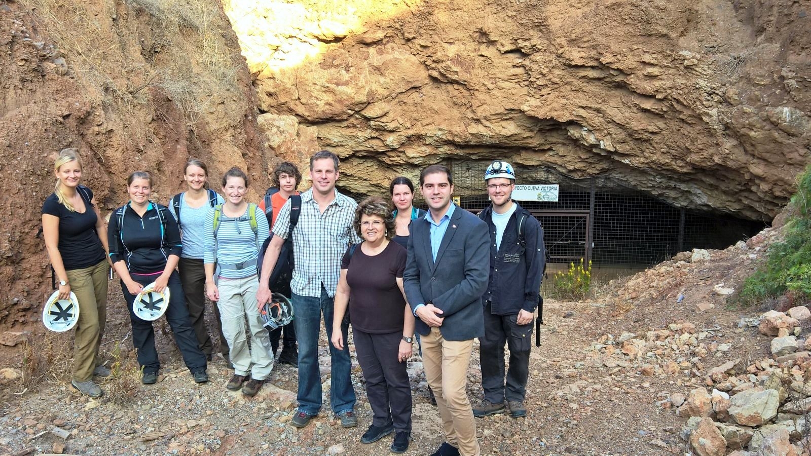 Visita a la cueva Victoria