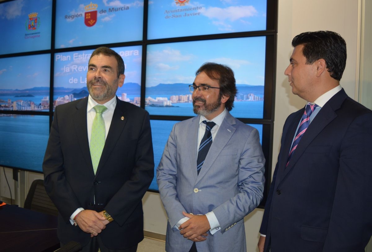 Reunión del alcalde de Cartagena con el el consejero de Fomento y el alcalde de San Javier