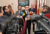El alcalde de Cartagena da declaraciones a los medios respecto a la ZAL