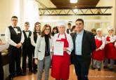 Entrega de diplomas a los alumnos de los cursos de Cocina y Restauraci�n de la ADLE