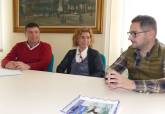 Responsables de la Fundaci�n del Cartagena con la concejala y t�cnicos de Servicios Sociales