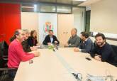 El alcalde y la vicealcaldesa se re�nen con el comit� de empresa de Navantia