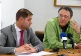 Presentacin del libro 'Huye sin mirar atrs' de Luis Leante